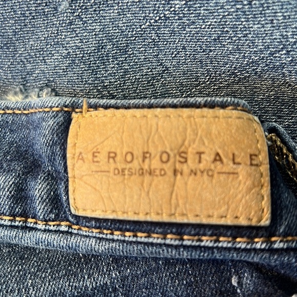 Aeropostale Skinny Leg Jeans in Size 2. EUC. Slightly distressed. - Picture 6 of 6
